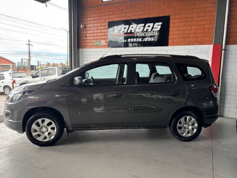 CHEVROLET - SPIN - 2012/2013 - Cinza - R$ 51.000,00