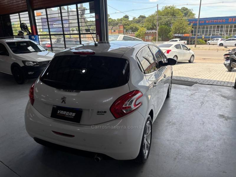 PEUGEOT - 208 - 2015/2016 - Branca - R$ 54.000,00
