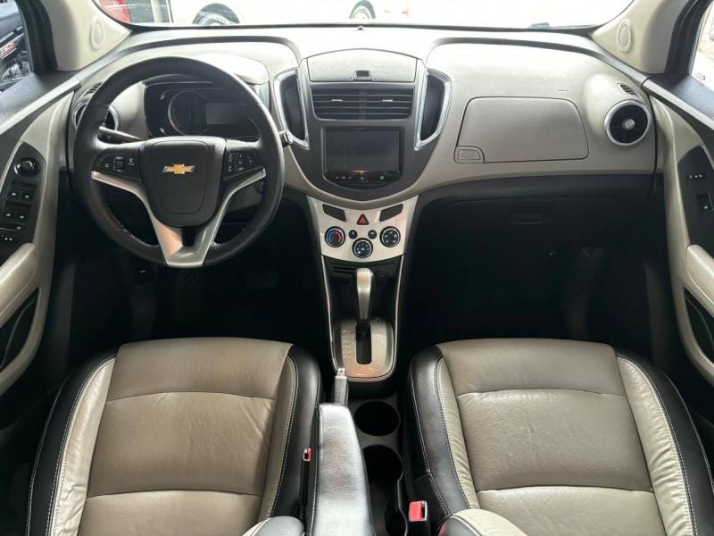 CHEVROLET - TRACKER - 2013/2014 - Branca - R$ 73.000,00