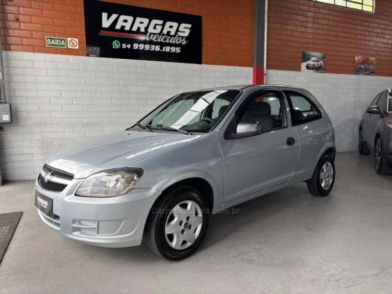 CHEVROLET - CELTA - 2011/2012 - Prata - R$ 25.000,00