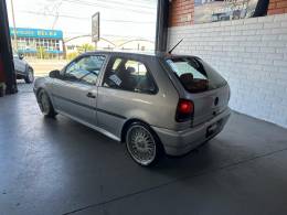 VOLKSWAGEN - GOL - 1996/1997 - Prata - R$ 18.000,00