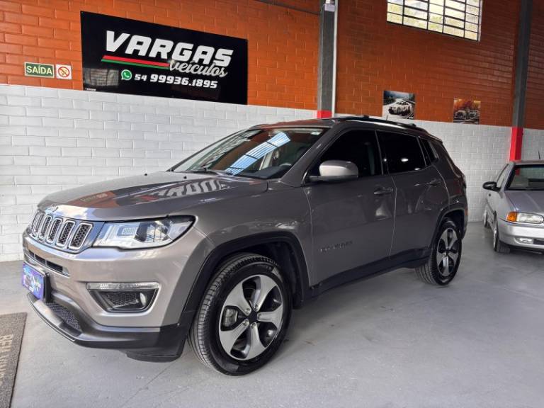 JEEP - COMPASS - 2018/2018 - Cinza - R$ 90.000,00