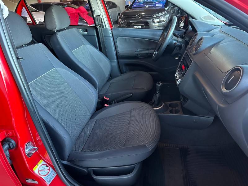 VOLKSWAGEN - VOYAGE - 2013/2013 - Vermelha - R$ 40.000,00