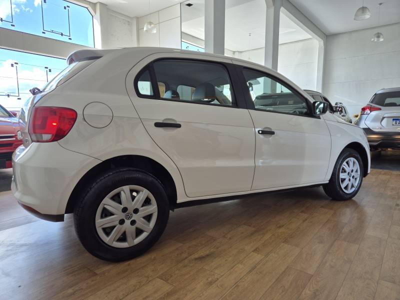 VOLKSWAGEN - GOL - 2013/2014 - Branca - R$ 40.000,00