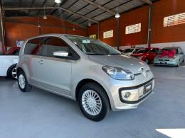 VOLKSWAGEN - UP - 2015/2016 - Bege - R$ 44.900,00