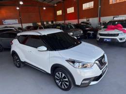 NISSAN - KICKS - 2016/2017 - Branca - R$ 82.000,00