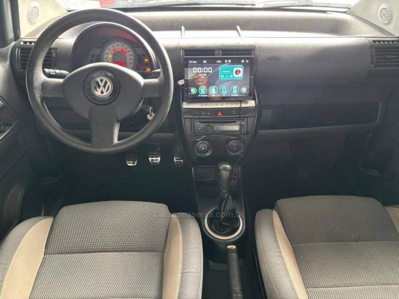 VOLKSWAGEN - CROSSFOX - 2008/2009 - Prata - R$ 37.000,00