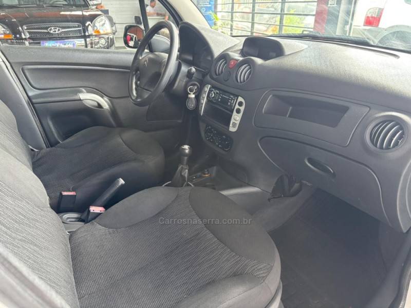 CITROËN - C3 - 2011/2012 - Branca - R$ 26.000,00