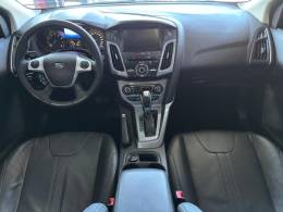 FORD - FOCUS - 2013/2014 - Vermelha - R$ 65.000,00
