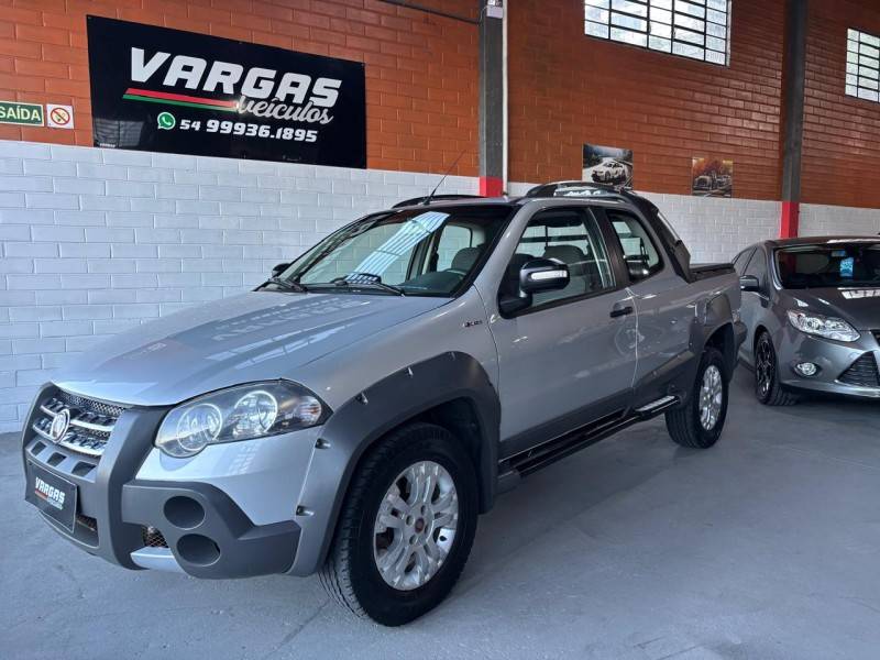 FIAT - STRADA - 2010/2011 - Prata - R$ 58.000,00