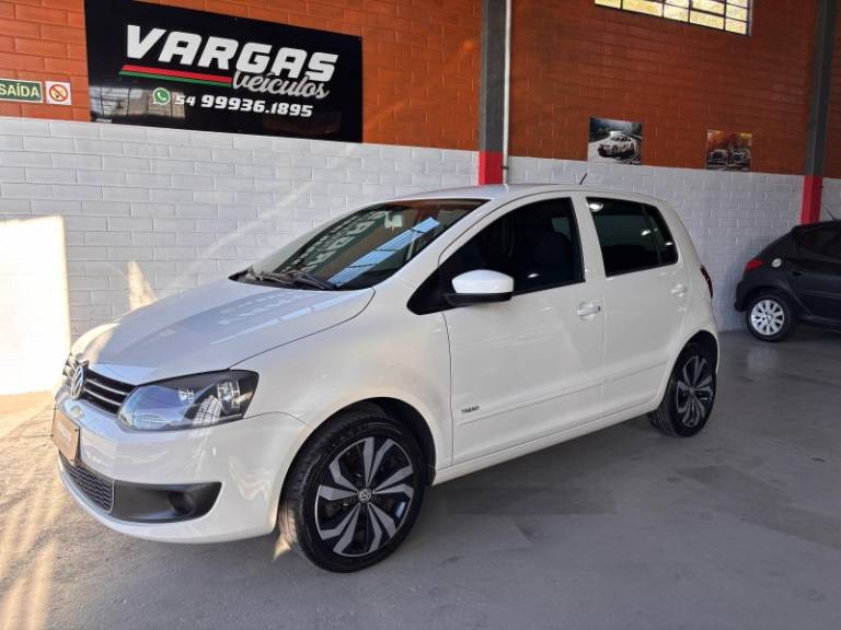 VOLKSWAGEN - FOX - 2011/2011 - Branca - R$ 29.000,00