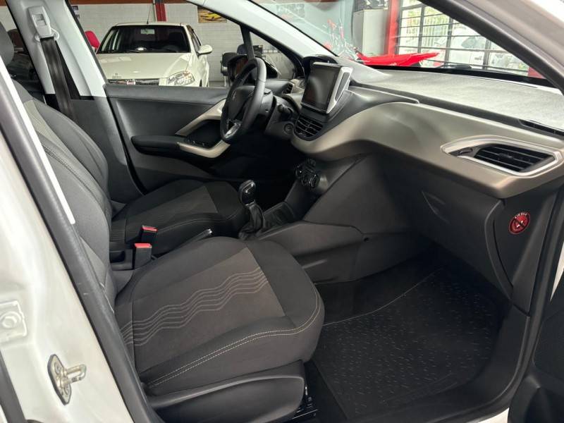 PEUGEOT - 2008 - 2017/2018 - Branca - R$ 59.000,00