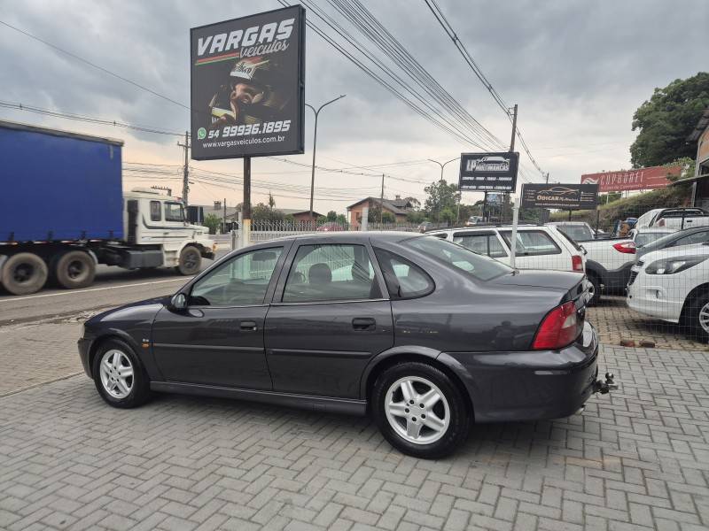 CHEVROLET - VECTRA - 2002/2002 - Cinza - R$ 29.000,00