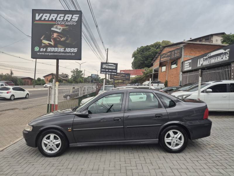 CHEVROLET - VECTRA - 2002/2002 - Cinza - R$ 29.000,00