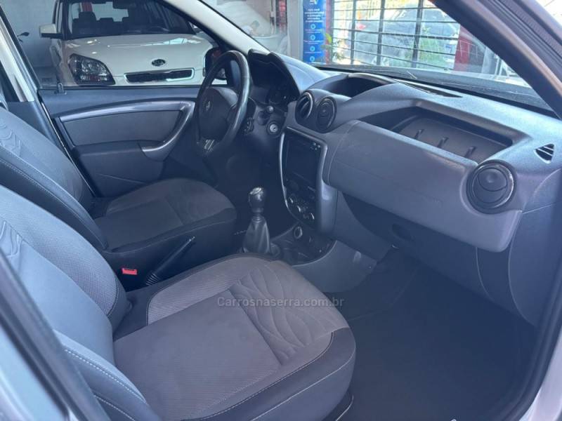 RENAULT - DUSTER - 2012/2013 - Prata - R$ 59.900,00