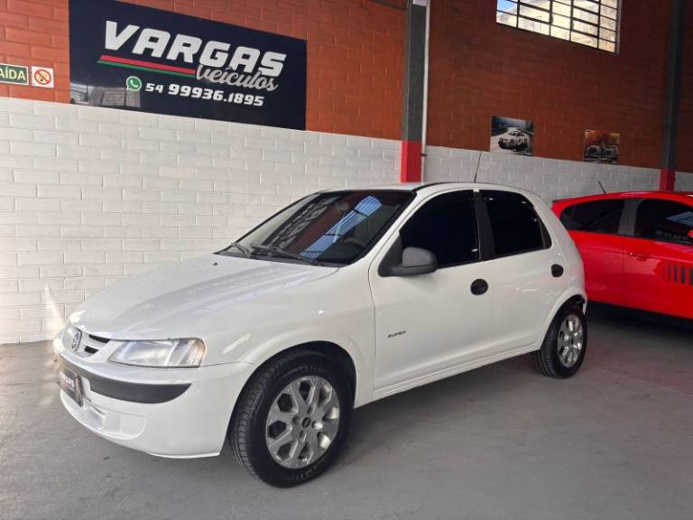 CHEVROLET - CELTA - 2003/2004 - Branca - R$ 18.000,00