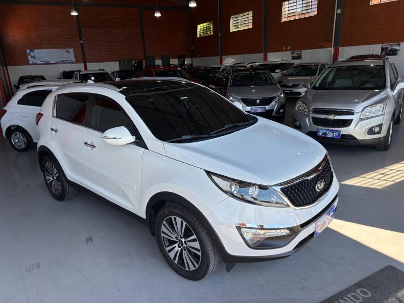 KIA MOTORS - SPORTAGE - 2014/2015 - Branca - R$ 86.000,00