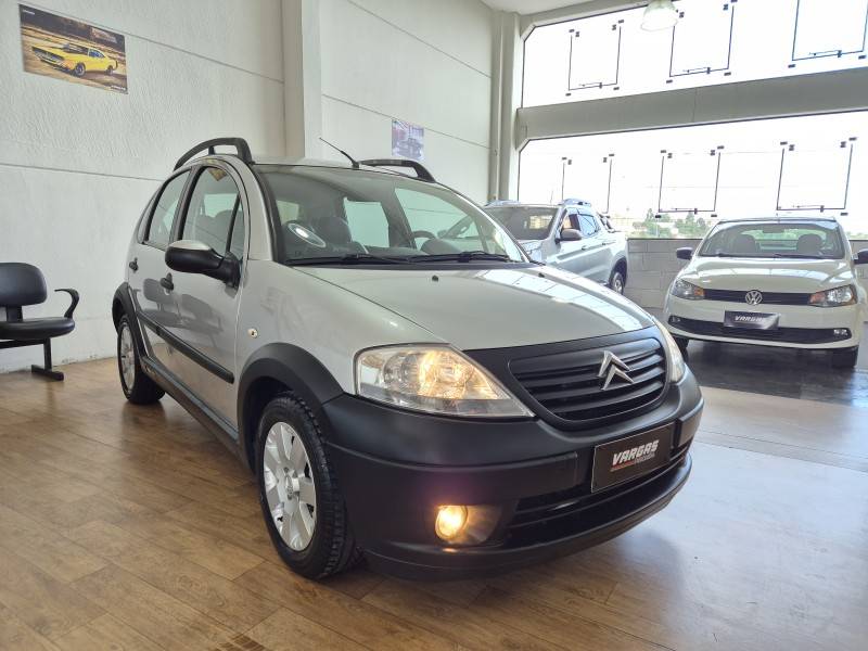 CITROËN - C3 - 2006/2007 - Prata - R$ 25.000,00