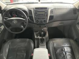 TOYOTA - HILUX - 2005/2006 - Prata - R$ 115.000,00