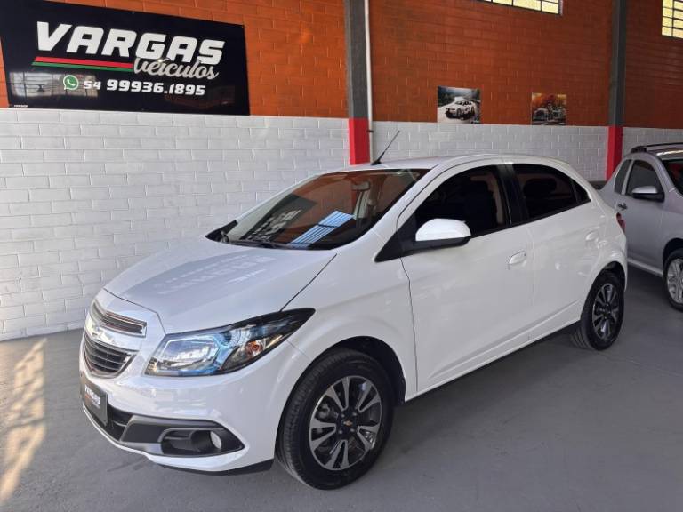 CHEVROLET - ONIX - 2013/2013 - Branca - R$ 49.000,00