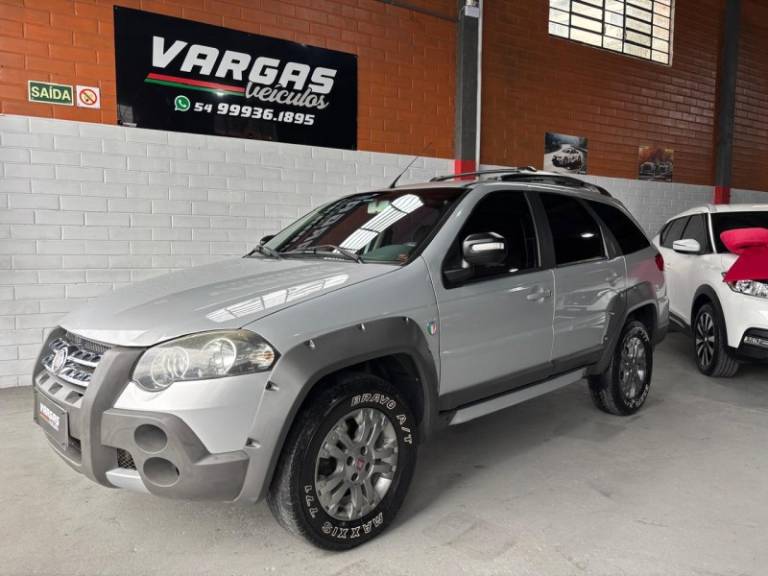 FIAT - PALIO - 2012/2012 - Prata - R$ 44.000,00
