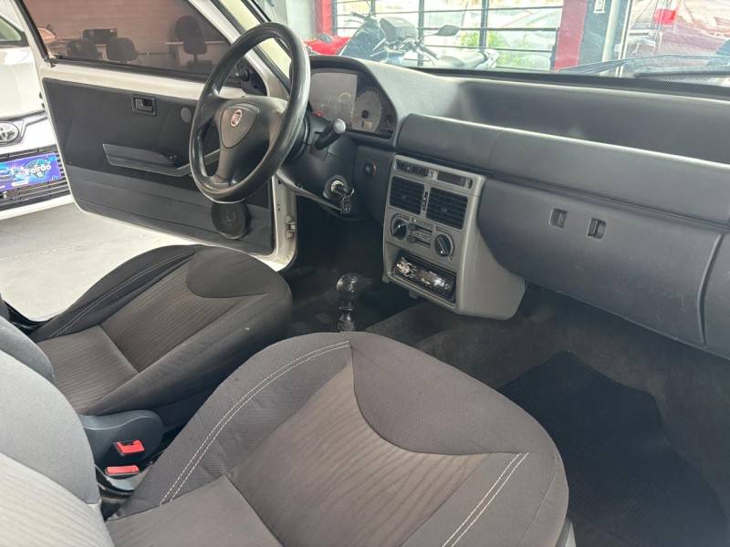 FIAT - UNO - 2012/2013 - Branca - R$ 26.000,00