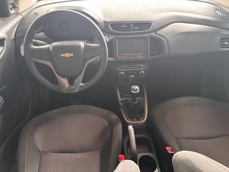 CHEVROLET - ONIX - 2013/2013 - Laranja - R$ 46.000,00