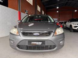 FORD - FOCUS - 2011/2012 - Cinza - R$ 41.000,00