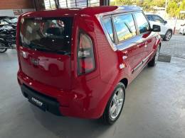 KIA MOTORS - SOUL - 2010/2011 - Vermelha - R$ 40.000,00