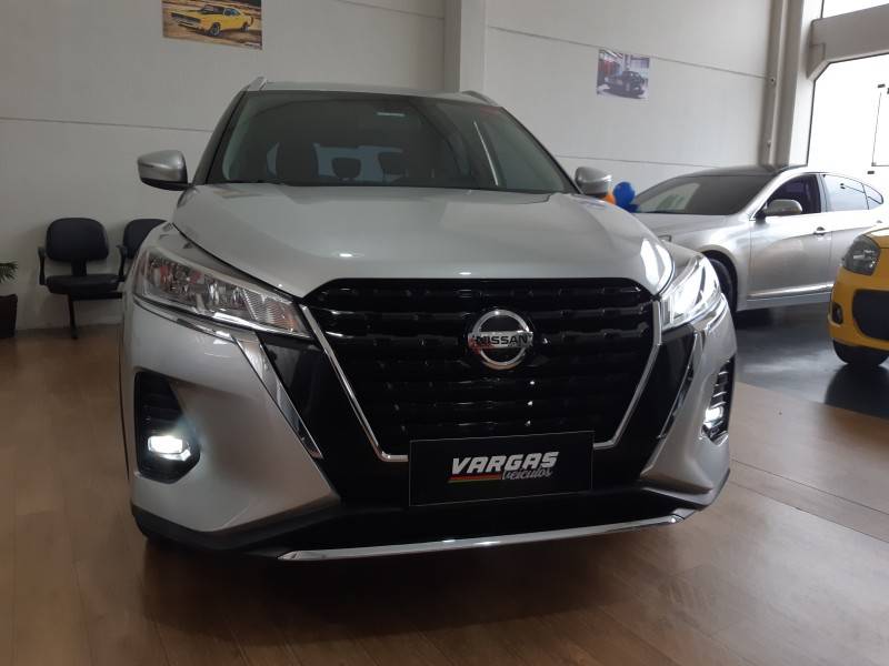 NISSAN - KICKS - 2021/2022 - Prata - R$ 108.000,00