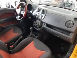 FIAT - UNO - 2012/2013 - Amarela - R$ 39.000,00