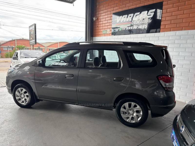 CHEVROLET - SPIN - 2012/2013 - Cinza - R$ 51.000,00