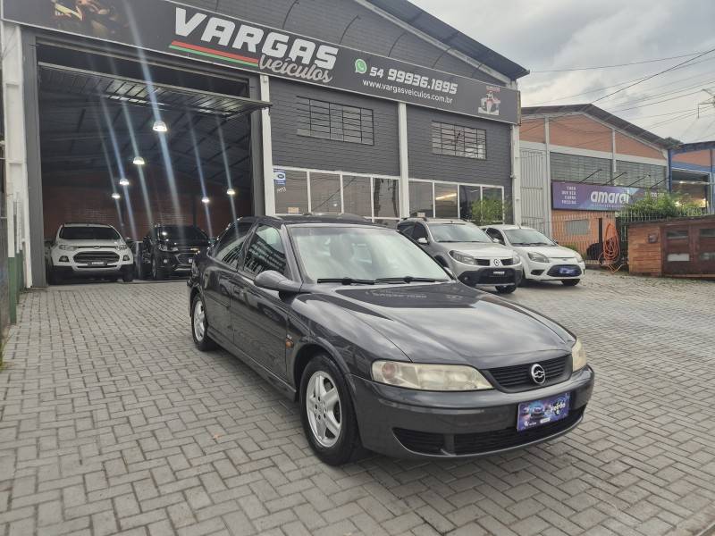 CHEVROLET - VECTRA - 2002/2002 - Cinza - R$ 29.000,00