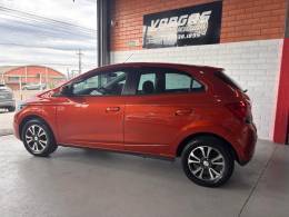 CHEVROLET - ONIX - 2013/2013 - Laranja - R$ 46.000,00