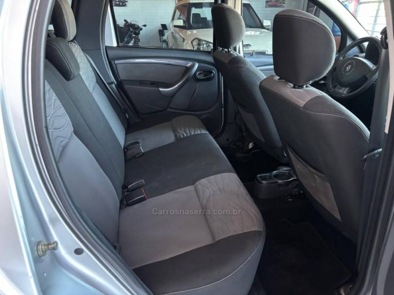 RENAULT - DUSTER - 2012/2013 - Prata - R$ 59.900,00
