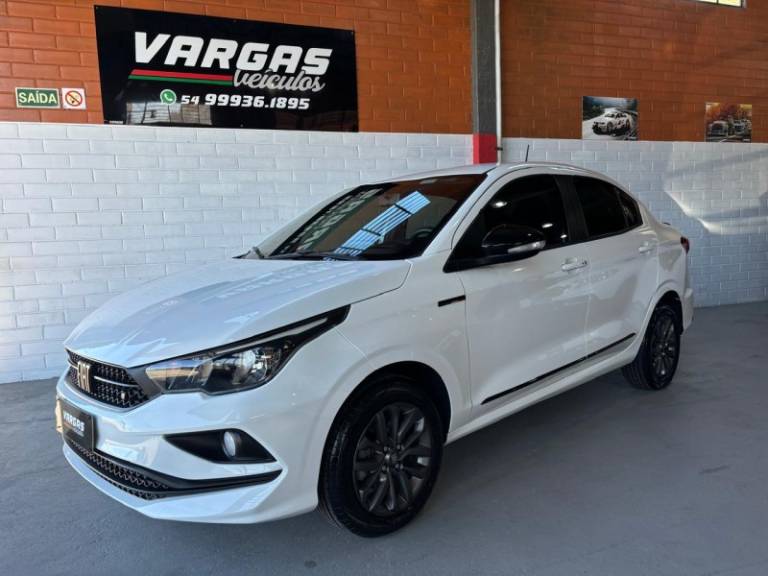 FIAT - CRONOS - 2021/2021 - Branca - R$ 72.000,00