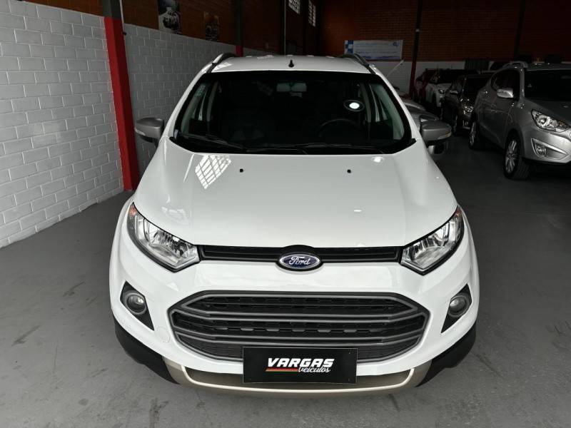 FORD - ECOSPORT - 2015/2016 - Branca - R$ 61.000,00