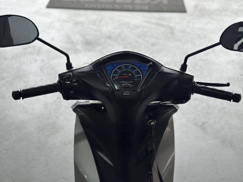 HONDA - BIZ 110I - 2022/2022 - Prata - R$ 12.500,00