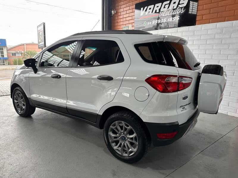 FORD - ECOSPORT - 2013/2014 - Branca - R$ 59.000,00