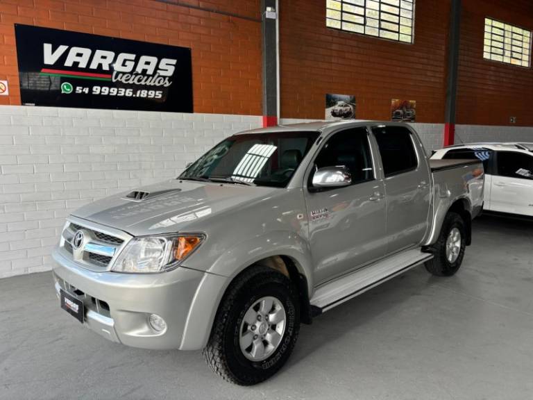 TOYOTA - HILUX - 2005/2006 - Prata - R$ 115.000,00