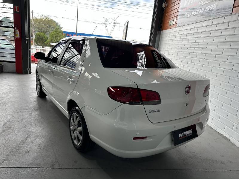 FIAT - SIENA - 2014/2015 - Branca - R$ 37.000,00
