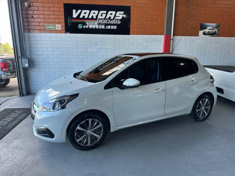 PEUGEOT - 208 - 2018/2019 - Branca - R$ 65.000,00