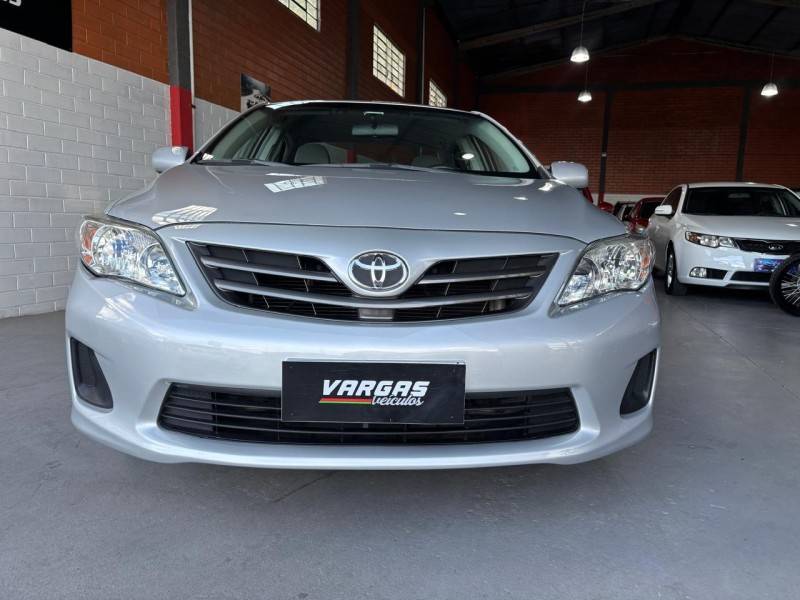 TOYOTA - COROLLA - 2012/2013 - Prata - R$ 65.000,00