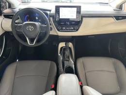 TOYOTA - COROLLA - 2021/2022 - Branca - R$ 145.000,00