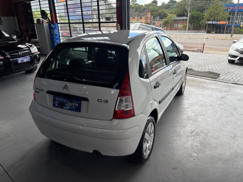 CITROËN - C3 - 2011/2012 - Branca - R$ 26.000,00