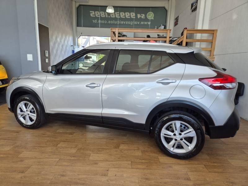 NISSAN - KICKS - 2019/2020 - Prata - R$ 83.000,00