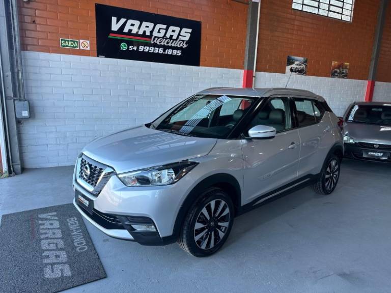 NISSAN - KICKS - 2018/2019 - Prata - R$ 84.000,00