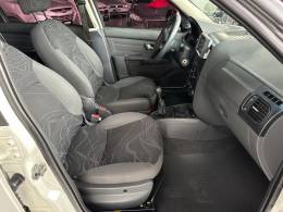 FIAT - SIENA - 2014/2015 - Branca - R$ 37.000,00