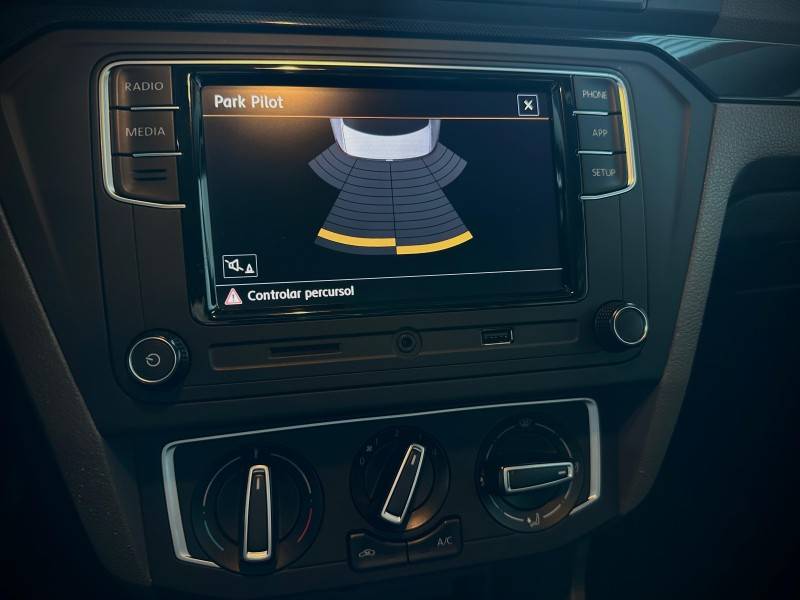 VOLKSWAGEN - VOYAGE - 2018/2018 - Branca - R$ 55.000,00