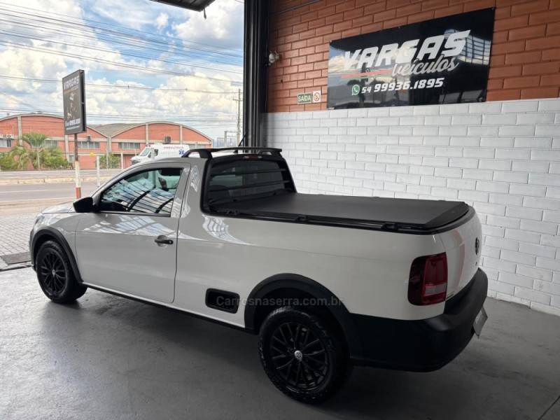 VOLKSWAGEN - SAVEIRO - 2021/2021 - Branca - R$ 62.000,00